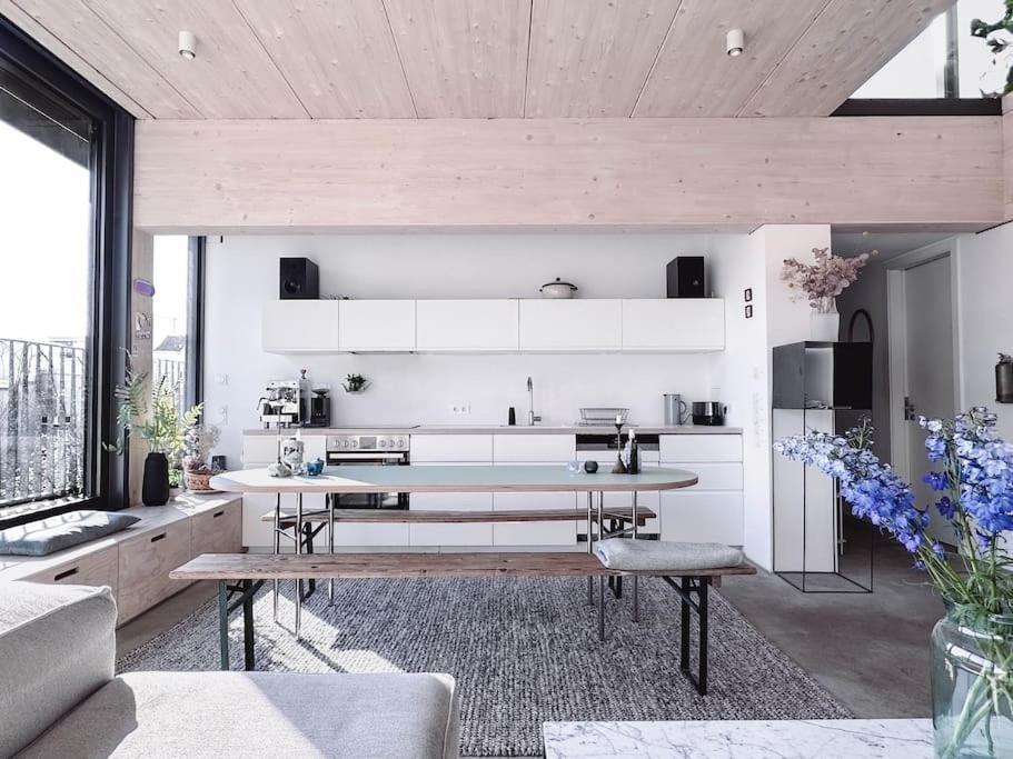 Appartamento Architect's Penthouse With Rooftop In Kreuzberg *